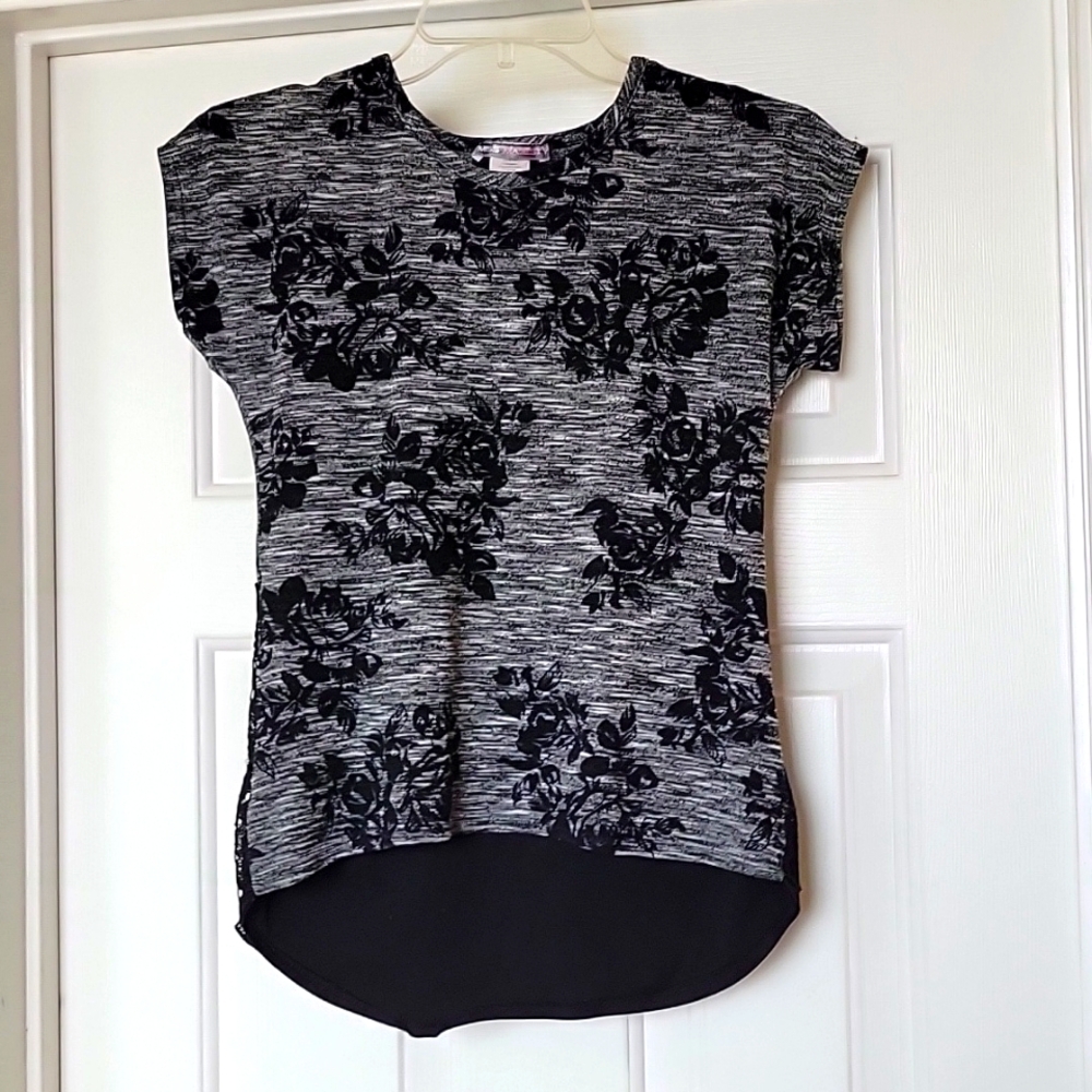 🌺3 for $10 Miss Majesty Floral Print Hi-Low Hem Top